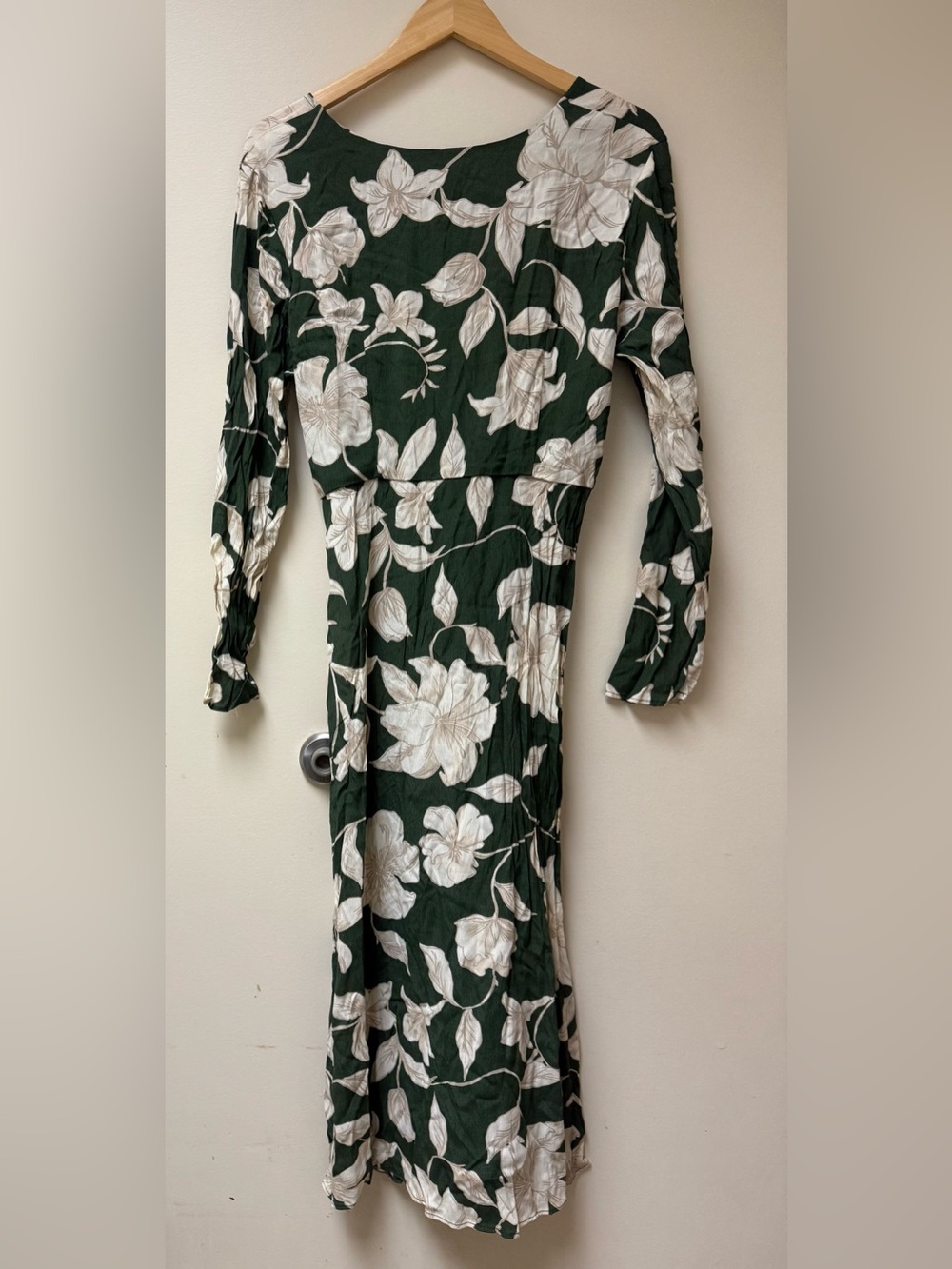 NWT🍒Mango Floral Print Twisted Detail A line Midi Dress🍒 - Picture 5 of 13